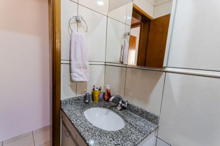 Casa à venda com 128m², 2 quartos e 2 vagas Casa à venda com 128m², 2 quartos e 2 vagasBanheiro