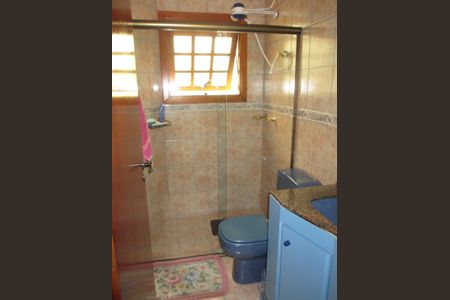 Casa à venda com 220m², 4 quartos e 3 vagas Casa à venda com 220m², 4 quartos e 3 vagasBanheiro 3
