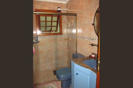 Casa à venda com 220m², 4 quartos e 3 vagas Casa à venda com 220m², 4 quartos e 3 vagasBanheiro 3