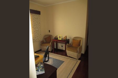Casa à venda com 220m², 4 quartos e 3 vagas Casa à venda com 220m², 4 quartos e 3 vagasQuarto 2