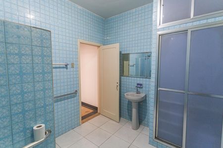 Casa à venda com 400m², 3 quartos e 2 vagas Casa à venda com 400m², 3 quartos e 2 vagasBanheiro Social