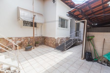 Casa à venda com 400m², 3 quartos e 2 vagas Casa à venda com 400m², 3 quartos e 2 vagasÁrea de Serviço
