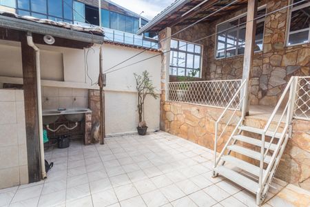 Casa à venda com 400m², 3 quartos e 2 vagas Casa à venda com 400m², 3 quartos e 2 vagasÁrea de Serviço