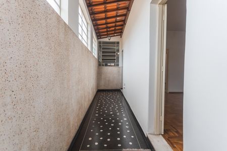 Casa à venda com 400m², 3 quartos e 2 vagas Casa à venda com 400m², 3 quartos e 2 vagasEntrada