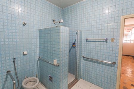 Casa à venda com 400m², 3 quartos e 2 vagas Casa à venda com 400m², 3 quartos e 2 vagasBanheiro Social