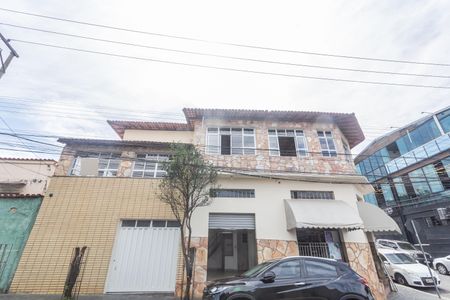 Casa à venda com 400m², 3 quartos e 2 vagas Casa à venda com 400m², 3 quartos e 2 vagasFachada