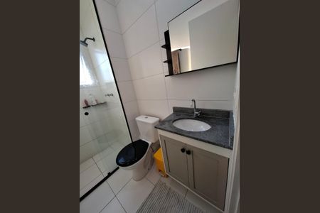 Apartamento para alugar com 55m², 2 quartos e 1 vaga Apartamento para alugar com 55m², 2 quartos e 1 vagaBanheiro da Suíte
