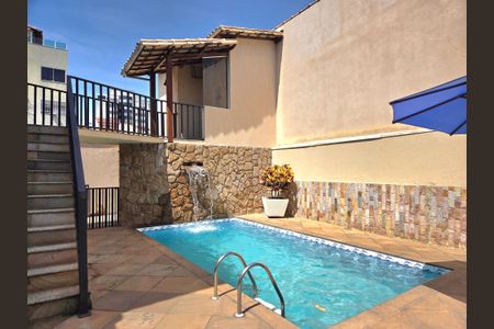 Casa à venda com 260m², 4 quartos e 4 vagas