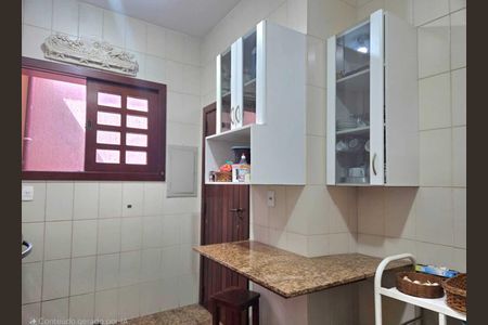 Casa à venda com 260m², 4 quartos e 4 vagas