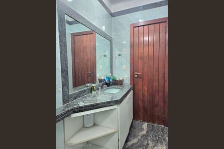 Casa à venda com 260m², 4 quartos e 4 vagas