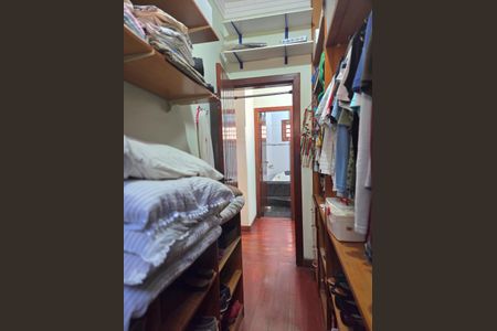 Casa à venda com 260m², 4 quartos e 4 vagas