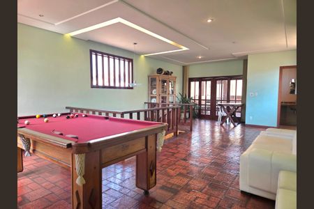 Casa à venda com 260m², 4 quartos e 4 vagas