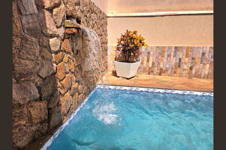 Casa à venda com 260m², 4 quartos e 4 vagas