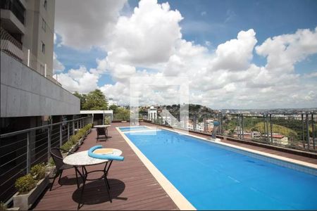 Apartamento à venda com 86m², 3 quartos e 4 vagasÁrea comum - Piscina