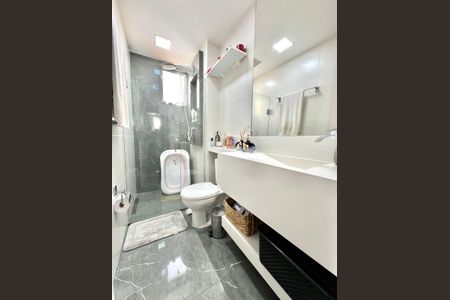 Apartamento à venda com 86m², 3 quartos e 4 vagasBanheiro Social