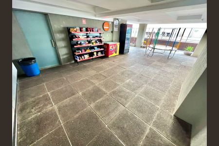 Apartamento à venda com 86m², 3 quartos e 4 vagasCondomínio - Loja de conveniência