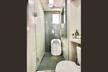 Apartamento à venda com 86m², 3 quartos e 4 vagasBanheiro Social