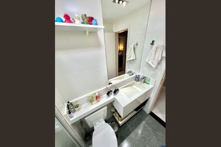 Apartamento à venda com 86m², 3 quartos e 4 vagasBanheiro Social