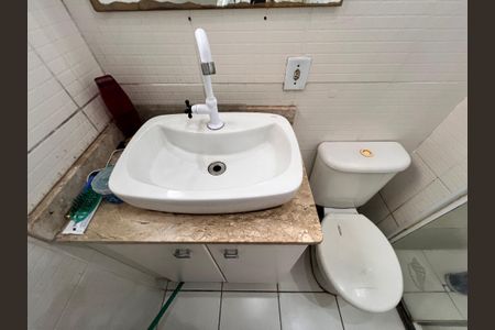 Apartamento à venda com 44m², 2 quartos e sem vaga Apartamento à venda com 44m², 2 quartos e sem vagaBanheiro
