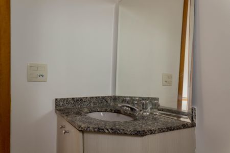 Apartamento à venda com 82m², 3 quartos e 2 vagas Apartamento à venda com 82m², 3 quartos e 2 vagasBanheiro Social