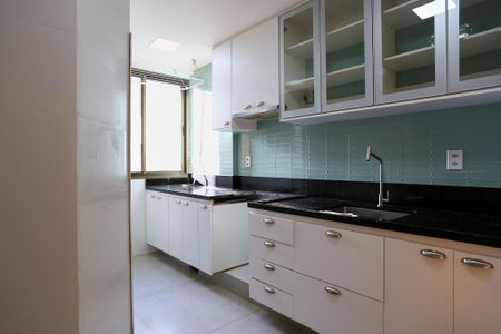 Apartamento à venda com 80m², 3 quartos e 2 vagasCozinha e Área de Serviço