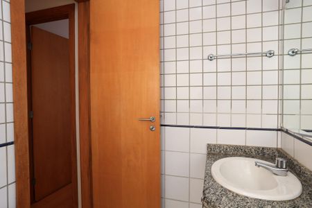 Apartamento à venda com 80m², 3 quartos e 2 vagasBanheiro