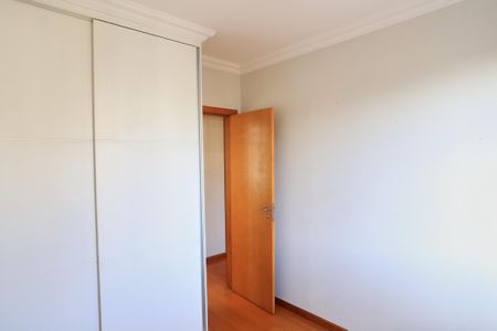 Apartamento à venda com 80m², 3 quartos e 2 vagasQuarto