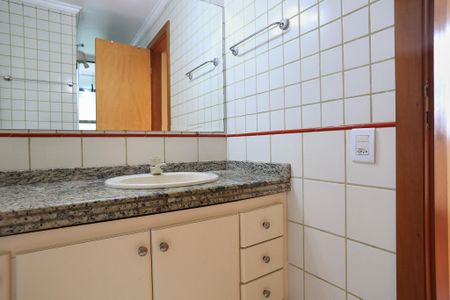 Apartamento à venda com 80m², 3 quartos e 2 vagasBanheiro da Suíte