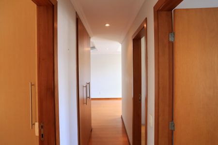 Apartamento à venda com 80m², 3 quartos e 2 vagasCorredor