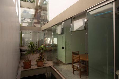 Casa à venda com 200m², 2 quartos e 1 vaga