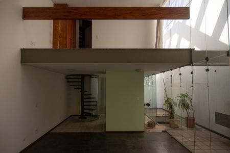 Casa à venda com 200m², 2 quartos e 1 vaga