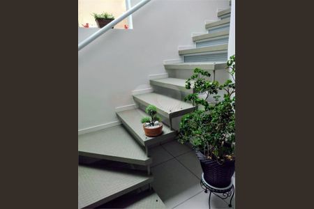 Casa à venda com 75m², 2 quartos e 2 vagas