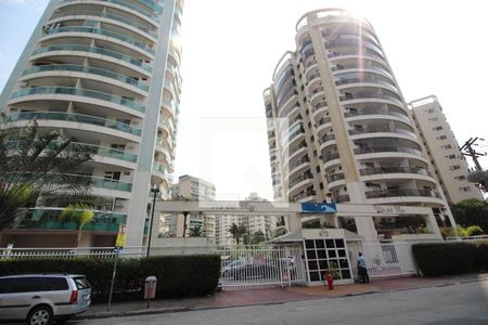 Apartamento à venda com 68m², 2 quartos e 1 vaga Apartamento à venda com 68m², 2 quartos e 1 vagaFachada