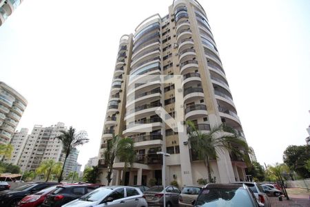 Apartamento à venda com 68m², 2 quartos e 1 vaga Apartamento à venda com 68m², 2 quartos e 1 vagaFachada
