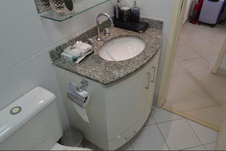 Apartamento à venda com 68m², 2 quartos e 1 vaga Apartamento à venda com 68m², 2 quartos e 1 vagaBanheiro da Suíte