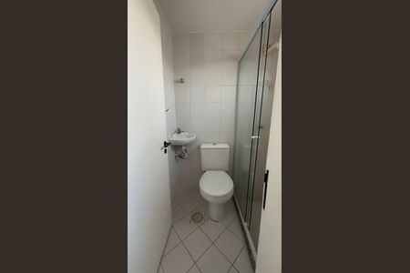 Apartamento à venda com 221m², 4 quartos e 3 vagas Apartamento à venda com 221m², 4 quartos e 3 vagasBanheiro de Serviço