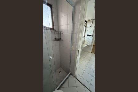Apartamento à venda com 221m², 4 quartos e 3 vagas Apartamento à venda com 221m², 4 quartos e 3 vagasBanheiro de Serviço