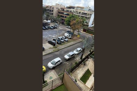 Apartamento à venda com 221m², 4 quartos e 3 vagas Apartamento à venda com 221m², 4 quartos e 3 vagasVista