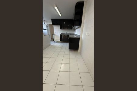 Apartamento à venda com 221m², 4 quartos e 3 vagas Apartamento à venda com 221m², 4 quartos e 3 vagasCozinha