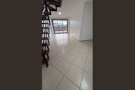 Apartamento à venda com 221m², 4 quartos e 3 vagas Apartamento à venda com 221m², 4 quartos e 3 vagasSala