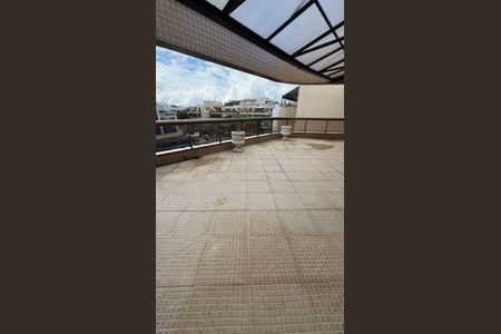 Apartamento à venda com 221m², 4 quartos e 3 vagas Apartamento à venda com 221m², 4 quartos e 3 vagasTerraço