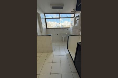 Apartamento à venda com 221m², 4 quartos e 3 vagas Apartamento à venda com 221m², 4 quartos e 3 vagasÁrea de Serviço