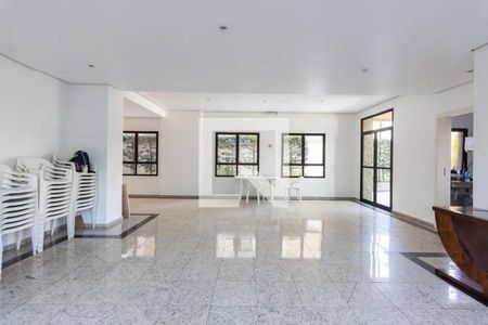 Apartamento à venda com 86m², 4 quartos e 2 vagas Apartamento à venda com 86m², 4 quartos e 2 vagasÁrea comum - Salão de festas