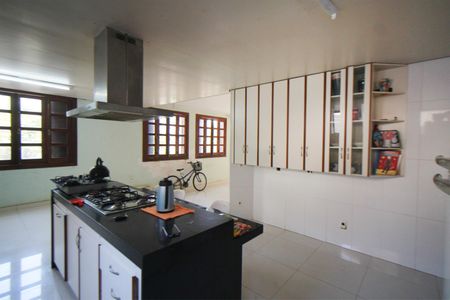 Casa à venda com 793m², 6 quartos e 3 vagasCozinha