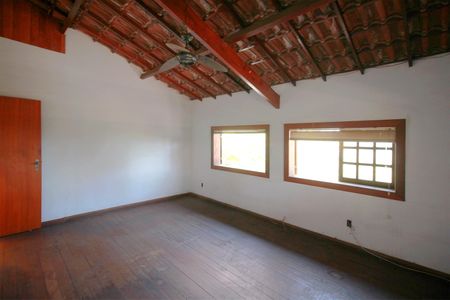 Casa à venda com 793m², 6 quartos e 3 vagasSótão