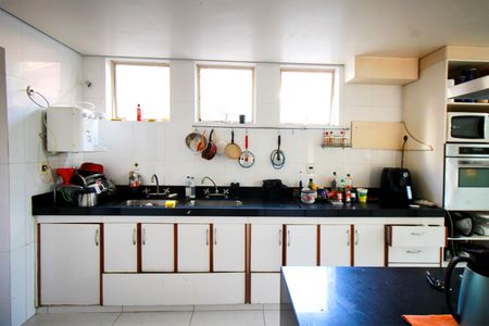 Casa à venda com 793m², 6 quartos e 3 vagasCozinha