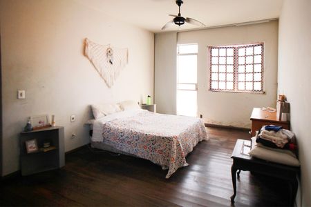 Casa à venda com 793m², 6 quartos e 3 vagasSuíte