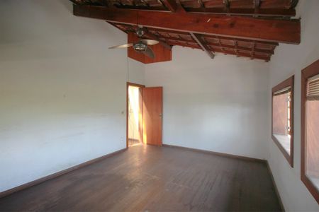 Casa à venda com 793m², 6 quartos e 3 vagasSótão