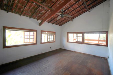 Casa à venda com 793m², 6 quartos e 3 vagasSótão