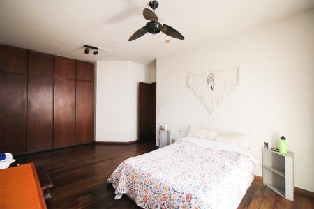 Casa à venda com 793m², 6 quartos e 3 vagasSuíte